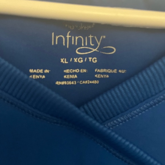 Cherokee Infiniti scrub set - Picture 2 of 6